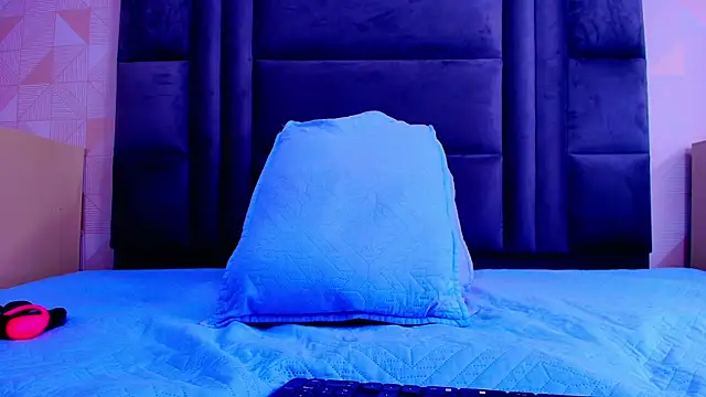 Snapshot of hot_dione chatting on October 2025 07:18:01 PM hot dione online show from October 2025 07:18:01 PM