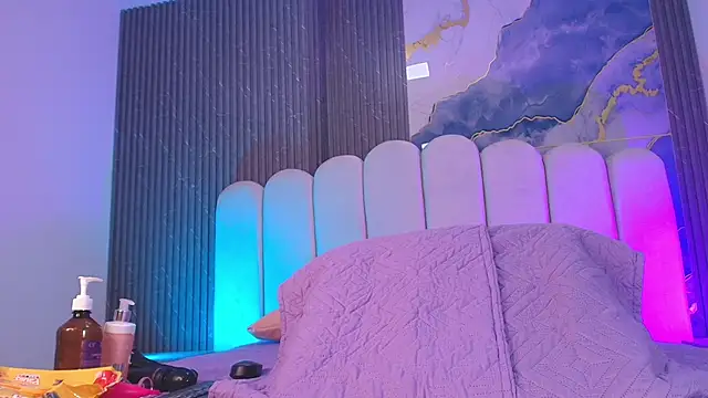 Snapshot of hot_dione chatting on December 2025 07:11:02 PM hot dione online show from December 2025 07:11:02 PM