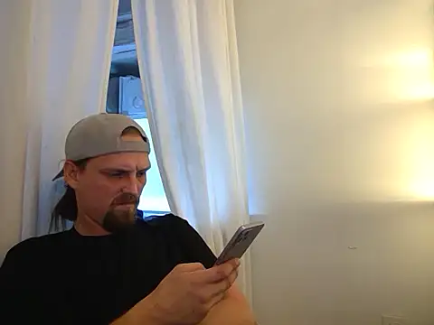 VitaminmanFL online show from December 2025 04:30:02 AM