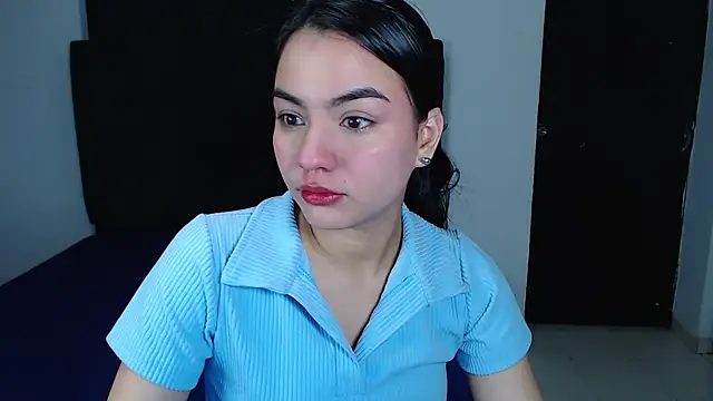 Ariel Zeo1 online show from April 2026 07:22:01 PM