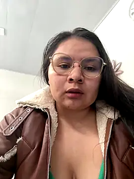 Snapshot of alice_love052 chatting on October 2025 05:44:02 PM alice love052 online show from October 2025 05:44:02 PM