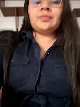 Snapshot of alice_love052 chatting on October 2025 09:12:02 PM alice love052 online show from October 2025 09:12:02 PM