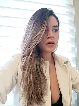 maliciaworld online show from February 2025 05:07:01 PM