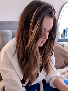 maliciaworld online show from February 2026 06:50:01 PM