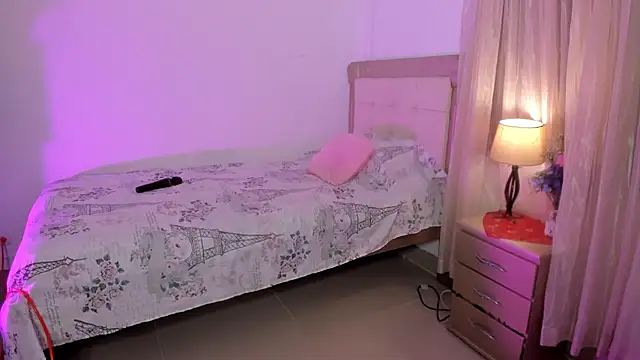 Snapshot of vale_kross chatting on March 2025 01:35:02 PM vale kross online show from March 2025 01:35:02 PM