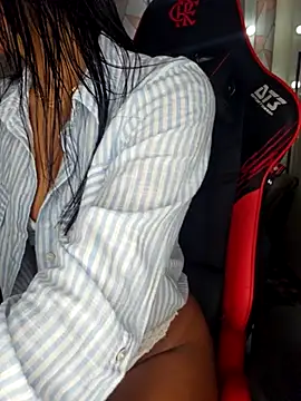 Snapshot of moreninhasilva chatting on December 2025 12:29:01 AM moreninhasilva online show from December 2025 12:29:01 AM