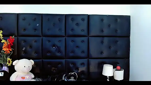 Daniela Pink  online show from February 2026 08:40:01 PM