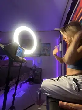 Snapshot of SarahStarr2020 chatting on January 2025 03:57:01 PM SarahStarr2020 online show from January 2025 03:57:01 PM