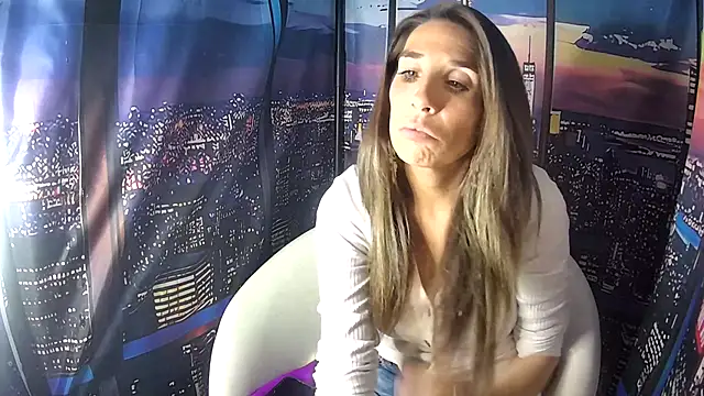 Snapshot of SarahStarr2020 chatting on November 2025 06:18:02 PM SarahStarr2020 online show from November 2025 06:18:02 PM