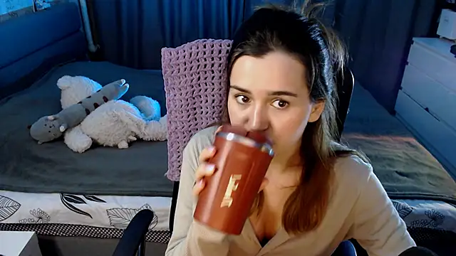 KiraYammy online show from December 2024 10:06:01 PM