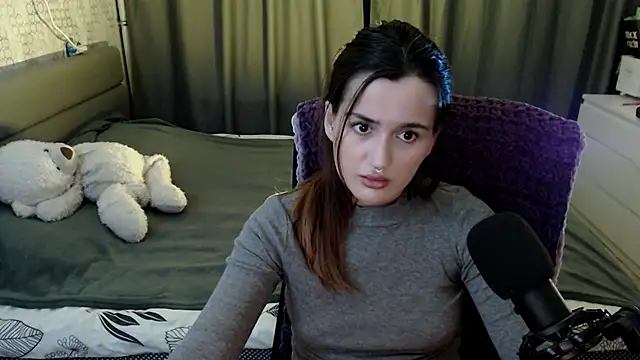 KiraYammy online show from December 2024 10:21:02 PM