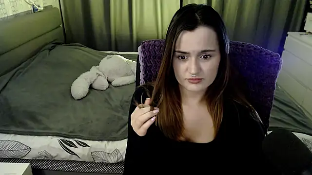 KiraYammy online show from December 2024 01:25:01 AM