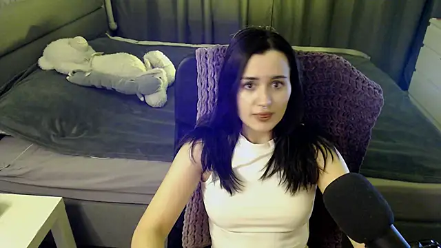 KiraYammy online show from December 2024 10:33:02 PM