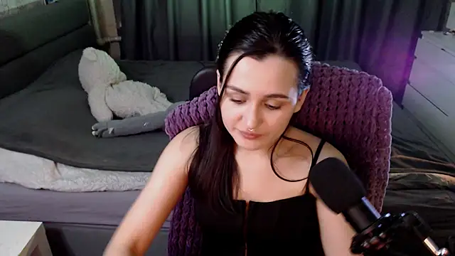 KiraYammy online show from December 2024 10:16:02 PM