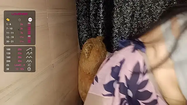 Snapshot of shuhana_ chatting on February 2025 03:52:02 AM shuhana online show from February 2025 03:52:02 AM