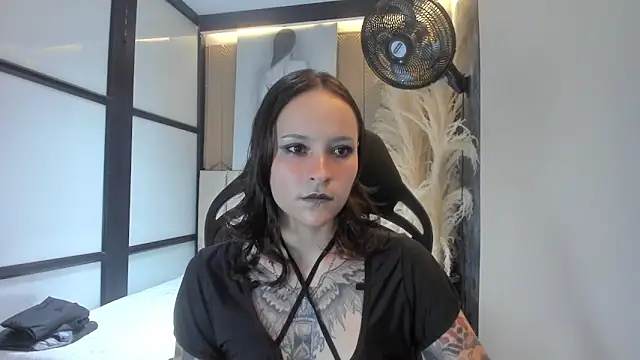 AnnyThompson  online show from March 2026 10:25:01 PM