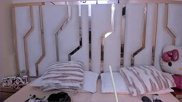 TifanyChill online show from November 2025 07:03:01 PM