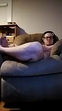 Snapshot of 420getsmehorny chatting on December 2024 10:02:02 AM 420getsmehorny online show from December 2024 10:02:02 AM