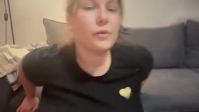 Snapshot of minette-sexy chatting on October 2025 08:59:01 PM minette-sexy online show from October 2025 08:59:01 PM