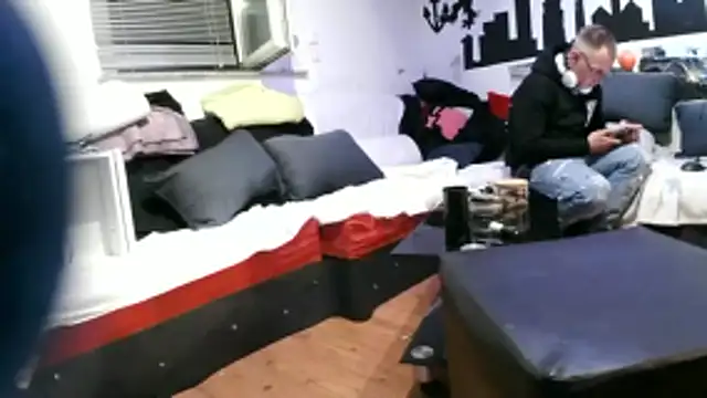 lukasdie online show from May 2026 01:01:02 AM