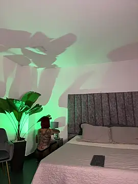 Snapshot of milaivanova chatting on November 2025 08:37:02 AM milaivanova online show from November 2025 08:37:02 AM