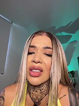 Snapshot of milaivanova chatting on November 2025 08:52:01 PM milaivanova online show from November 2025 08:52:01 PM