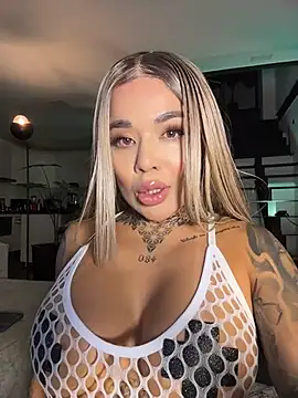 Snapshot of milaivanova chatting on November 2025 12:25:01 AM milaivanova online show from November 2025 12:25:01 AM