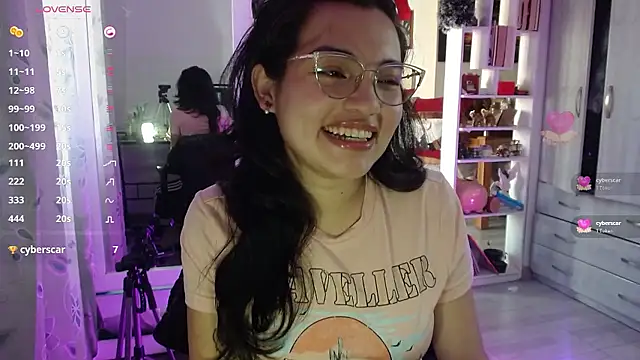 Snapshot of lauvelez__ chatting on January 2026 08:11:02 PM lauvelez online show from January 2026 08:11:02 PM