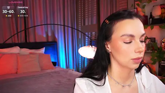 Snapshot of LunaNight chatting on November 2025 08:47:01 PM LunaNight online show from November 2025 08:47:01 PM