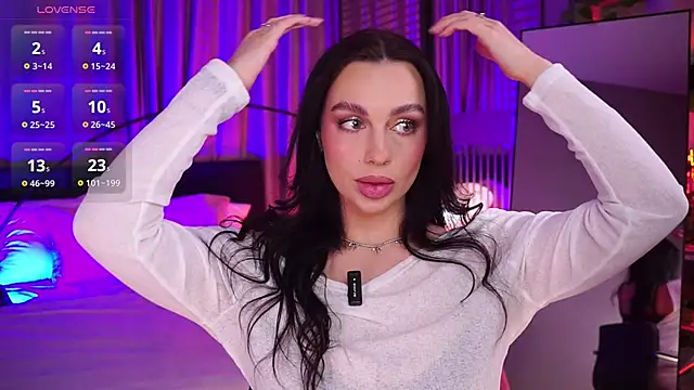 Snapshot of LunaNight chatting on December 2025 08:35:01 PM LunaNight online show from December 2025 08:35:01 PM