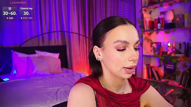 Snapshot of LunaNight chatting on December 2025 08:38:02 PM LunaNight online show from December 2025 08:38:02 PM