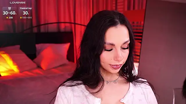 Snapshot of LunaNight chatting on February 2026 08:26:01 PM LunaNight online show from February 2026 08:26:01 PM