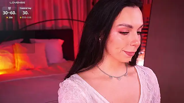 Snapshot of LunaNight chatting on February 2026 08:32:02 PM LunaNight online show from February 2026 08:32:02 PM