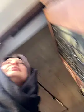 Snapshot of BabeRainbow chatting on February 2025 10:18:02 AM BabeRainbow online show from February 2025 10:18:02 AM