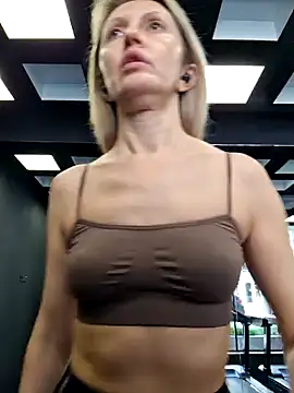 Miss    Mia  online show from February 2025 12:16:01 PM