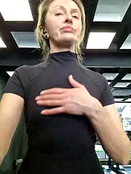 Miss    Mia  online show from March 2025 11:51:01 AM