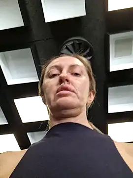 Miss    Mia  online show from February 2026 09:03:02 AM