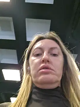 Miss    Mia  online show from February 2026 12:55:01 PM