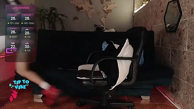 Snapshot of rogert_xx chatting on February 2025 01:44:02 AM rogert xx online show from February 2025 01:44:02 AM