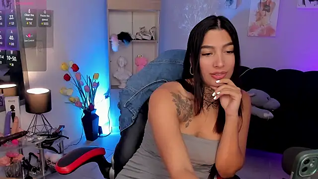 Snapshot of LouaneBourVip chatting on January 2025 12:18:01 PM LouaneBourVip online show from January 2025 12:18:01 PM