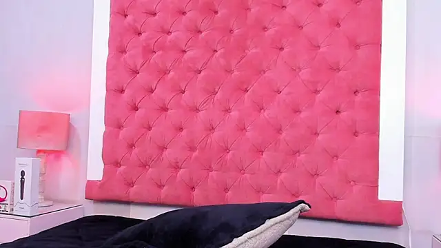 Snapshot of ZendayaGrey chatting on January 2025 06:43:02 AM ZendayaGrey online show from January 2025 06:43:02 AM