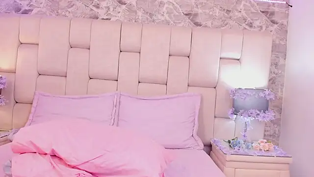 Snapshot of ZendayaGrey chatting on February 2025 06:48:01 AM ZendayaGrey online show from February 2025 06:48:01 AM