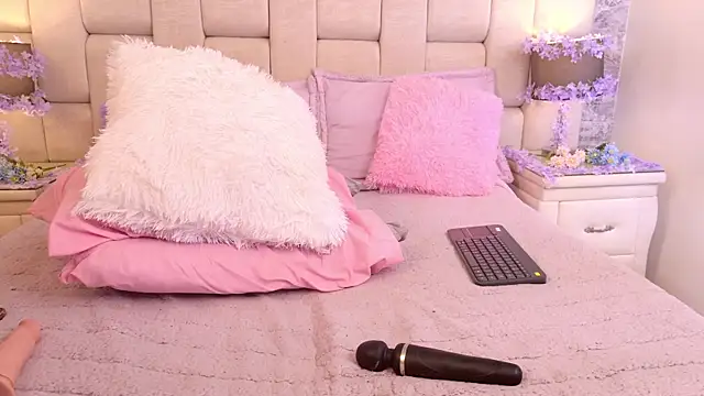 Snapshot of ZendayaGrey chatting on March 2025 12:05:02 AM ZendayaGrey online show from March 2025 12:05:02 AM