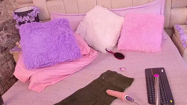 Snapshot of ZendayaGrey chatting on March 2025 06:14:02 AM ZendayaGrey online show from March 2025 06:14:02 AM