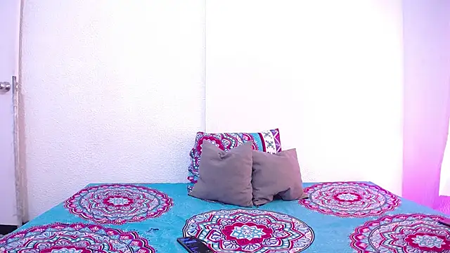  joanne and oliver  online show from November 2025 06:08:01 PM