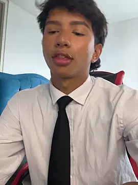 Leonarrrd 01 online show from November 2025 05:37:01 PM