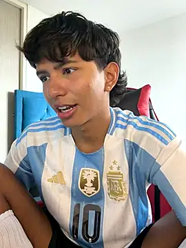 Leonarrrd 01 online show from December 2025 08:26:01 PM