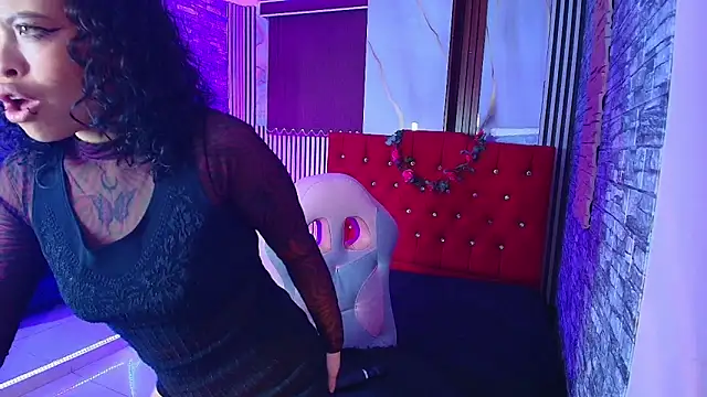 miahernadez303av online show from November 2025 03:07:01 AM