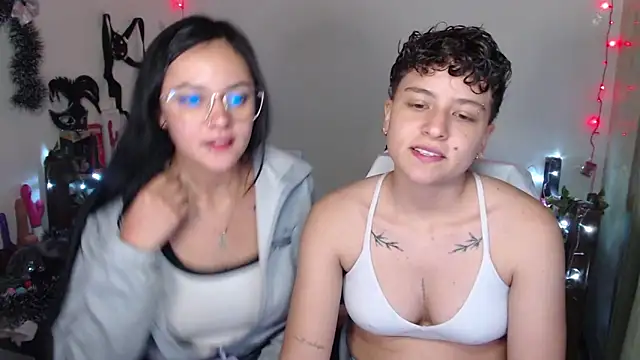 Snapshot of Antonella_Cruz02 chatting on December 2024 01:39:02 AM Antonella Cruz02 online show from December 2024 01:39:02 AM