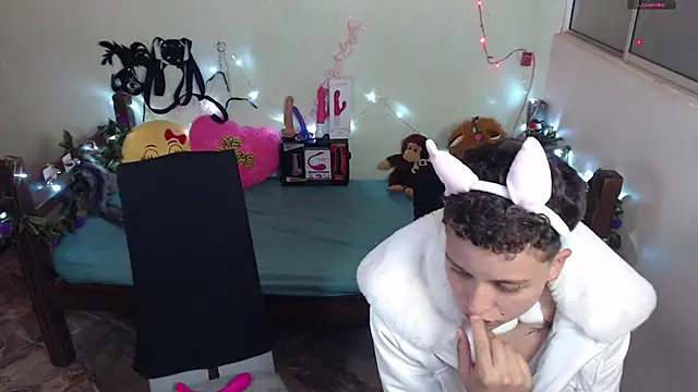 Snapshot of Antonella_Cruz02 chatting on February 2025 02:45:02 AM Antonella Cruz02 online show from February 2025 02:45:02 AM